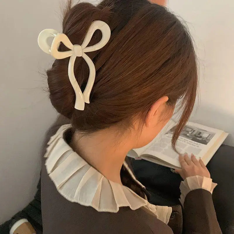 Classic Catch Hair Claw White & Clear